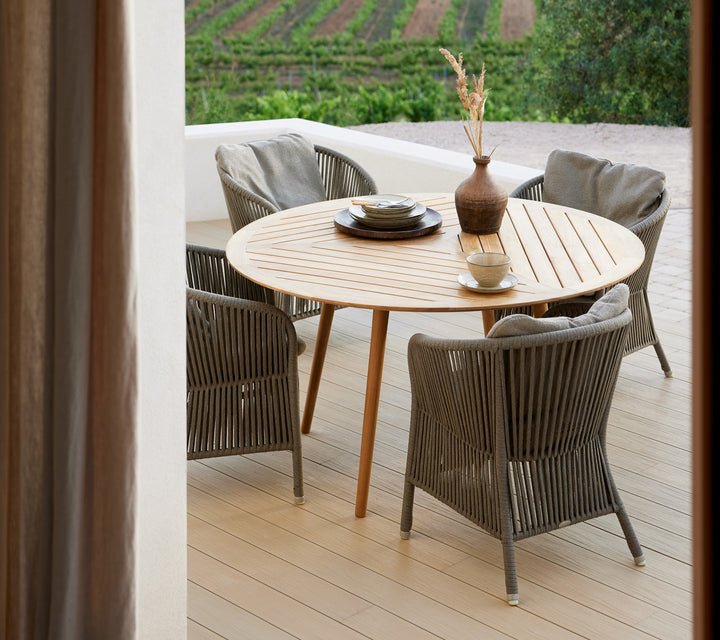 Define Round Dining Table - Cedar Nursery - Plants and Outdoor Living