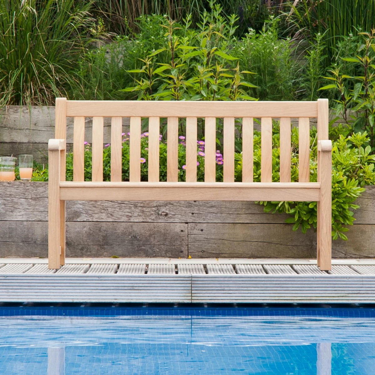 Roble St George Bench