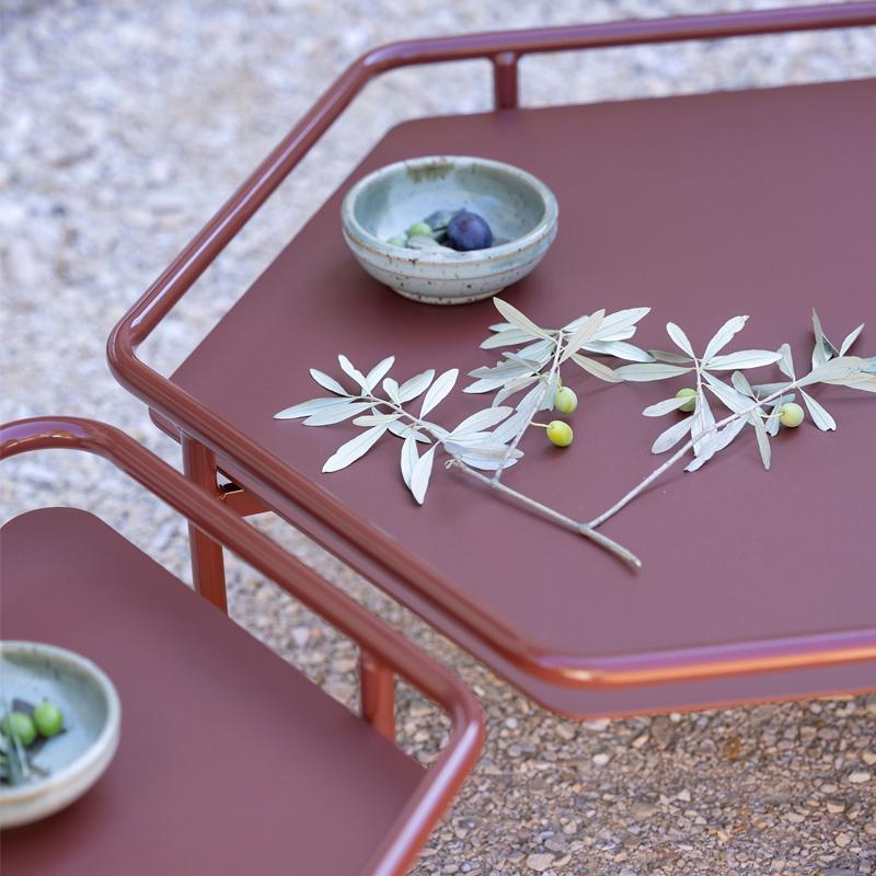 Hive Table collection by Ego Paris - brown and carmine lifestyle
