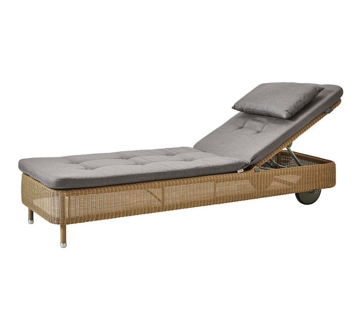 Presley Sunbed - Cedar Nursery - Plants and Outdoor Living