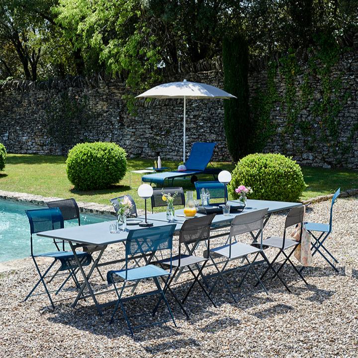 Caractere Rectangular Table