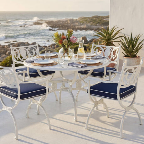 Artemis round outdoor table and chairs