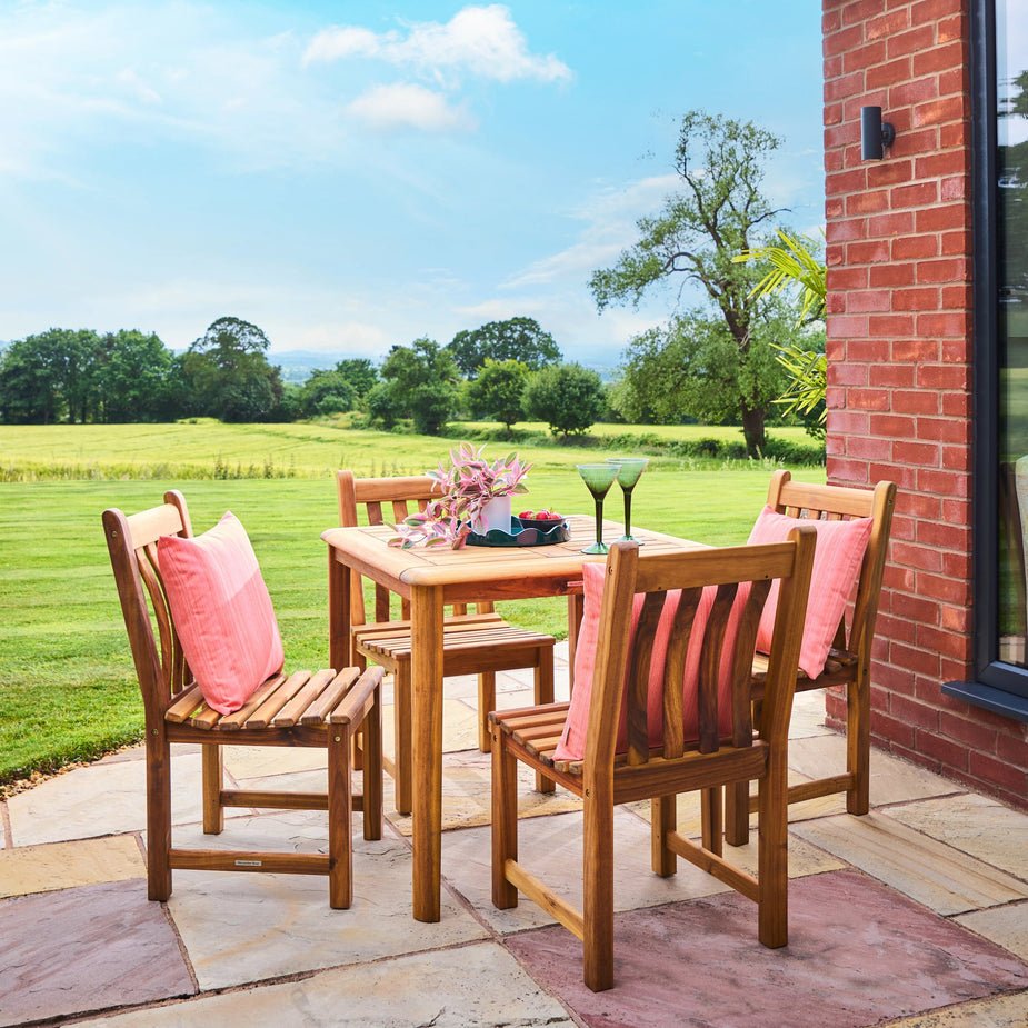 Redcliffe Square Table - Cedar Nursery - Plants and Outdoor Living