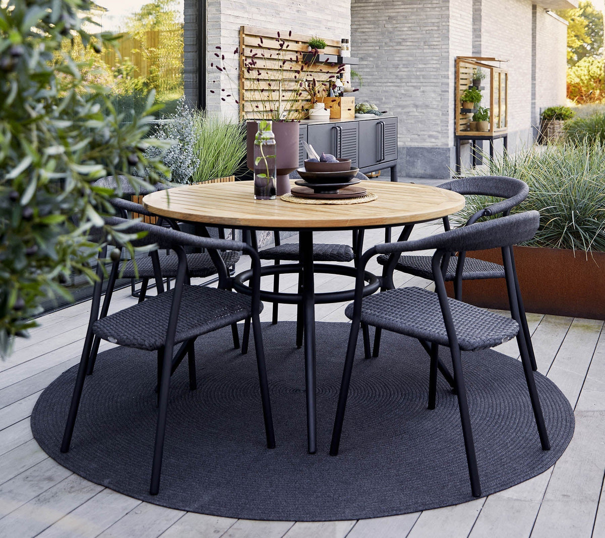 Ex-Display Noble Armchair – Cedar Nursery - Plants and Outdoor Living