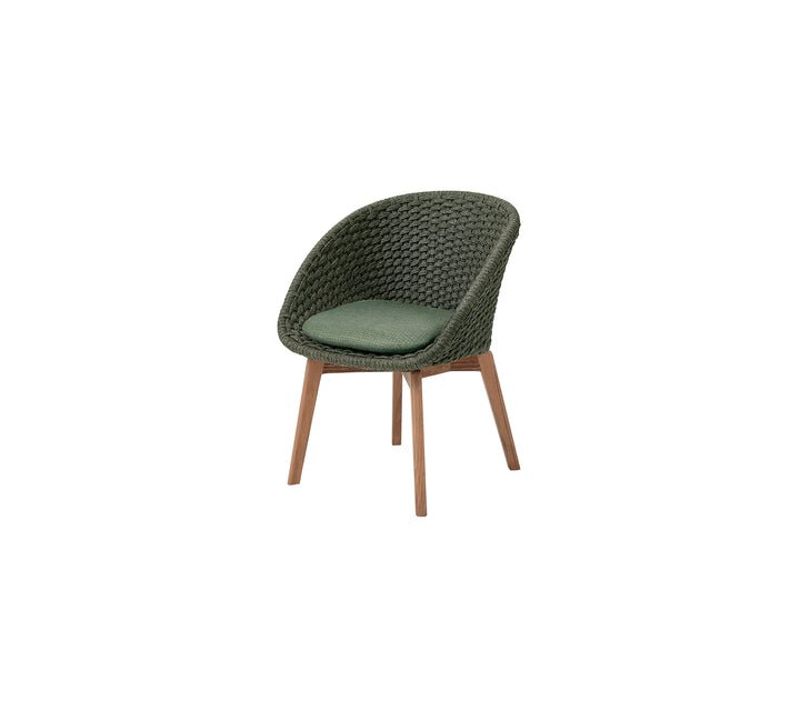 Peacock Chair - Cedar Nursery - Plants and Outdoor Living