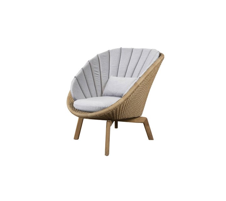 Peacock Lounge Chair - Cedar Nursery - Plants and Outdoor Living
