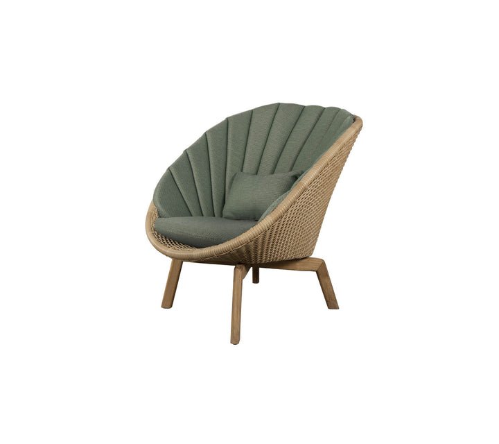 Peacock Lounge Chair - Cedar Nursery - Plants and Outdoor Living