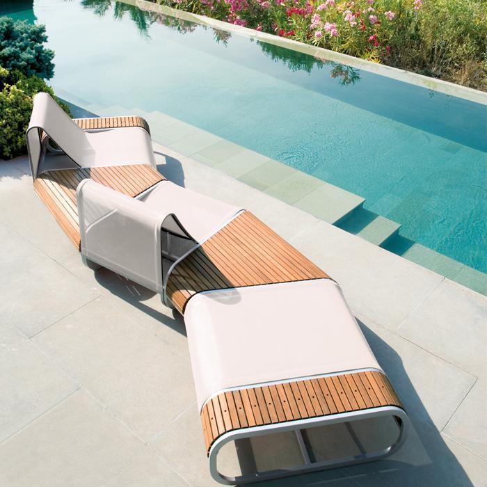 Tandem Corner Table - Cedar Nursery - Plants and Outdoor Living